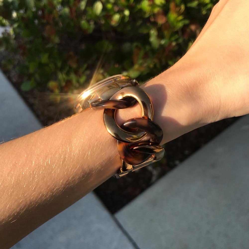 MK Chain Link Watch - Picture 3 of 4